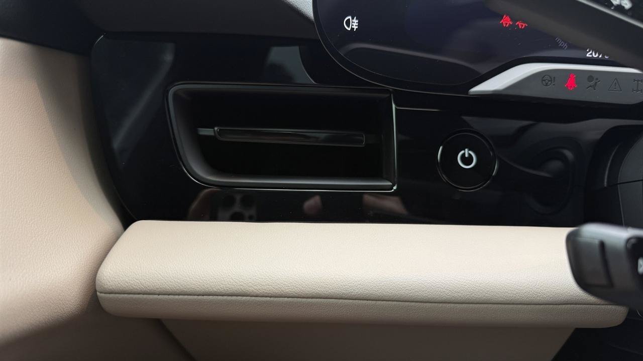 Used 2021 Porsche Taycan RWD image 44