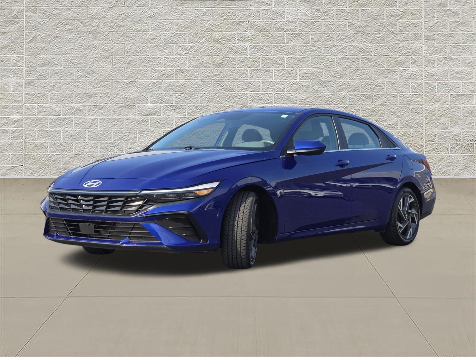 Used 2024 Hyundai Elantra SEL w/ Convenience Package FWD image 3