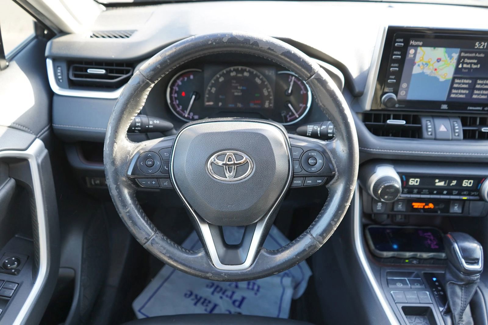Used 2020 Toyota RAV4 Limited FWD image 18