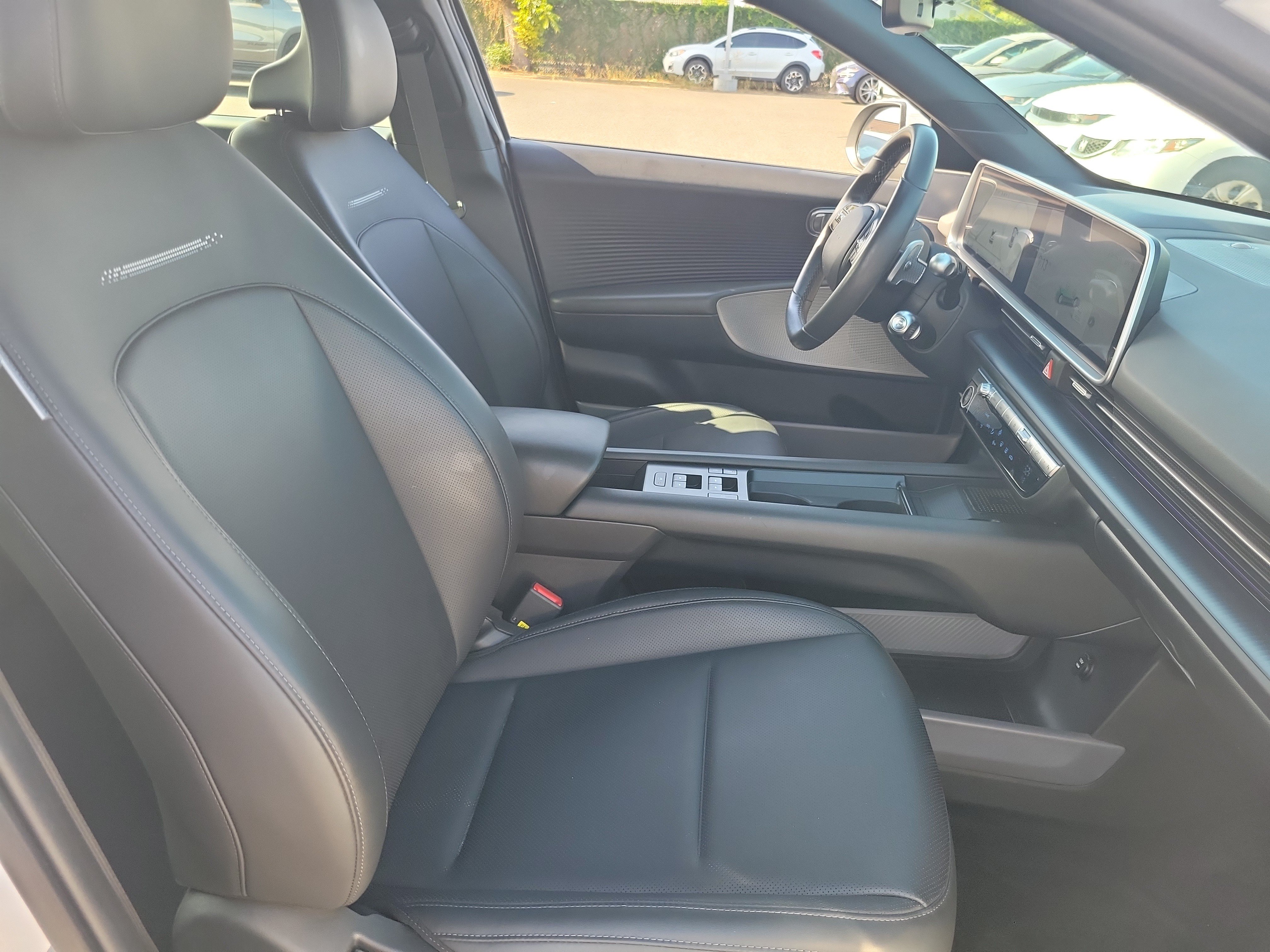 Used 2025 Hyundai Ioniq 6 SEL RWD image 21