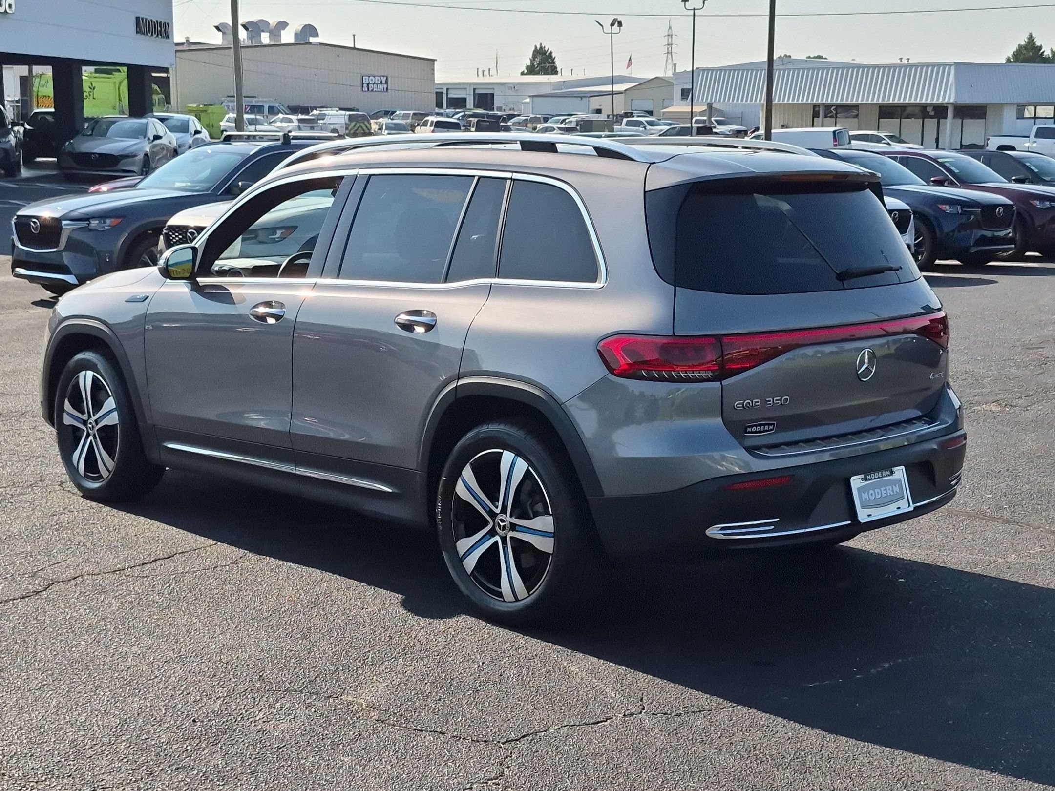 Used 2022 Mercedes-Benz EQB 350 4MATIC image 3
