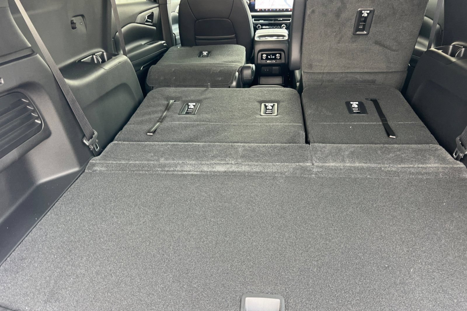 New 2026 Chevrolet Traverse LT w/ Midnight/Sport Edition AWD/4WD image 13