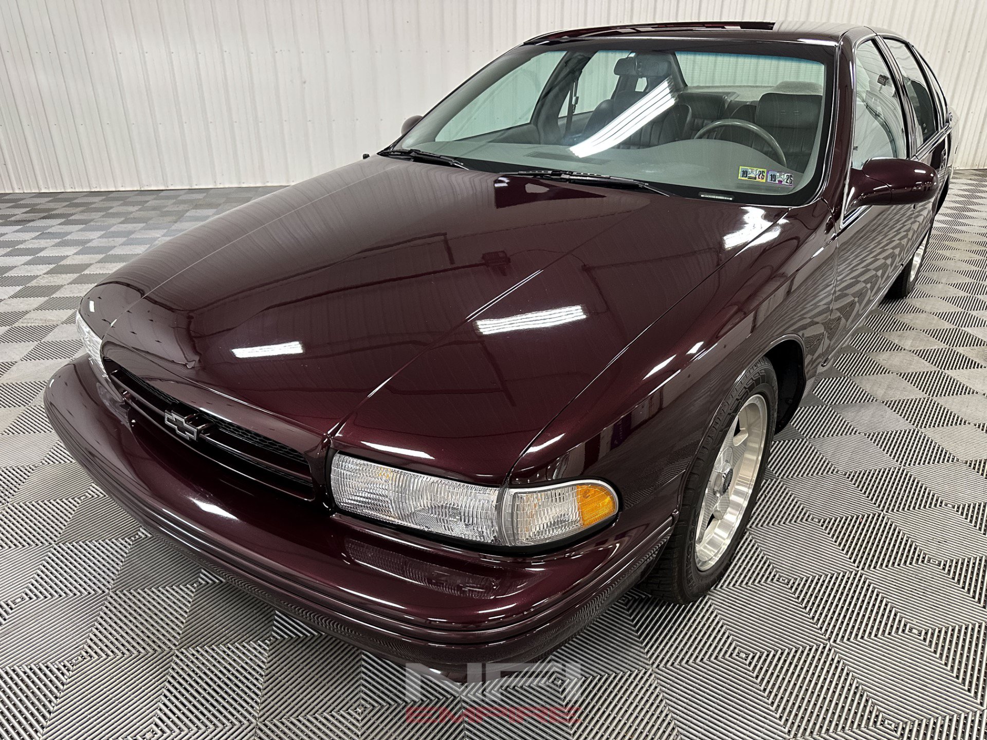 Used 1995 Chevrolet Impala SS RWD image 3