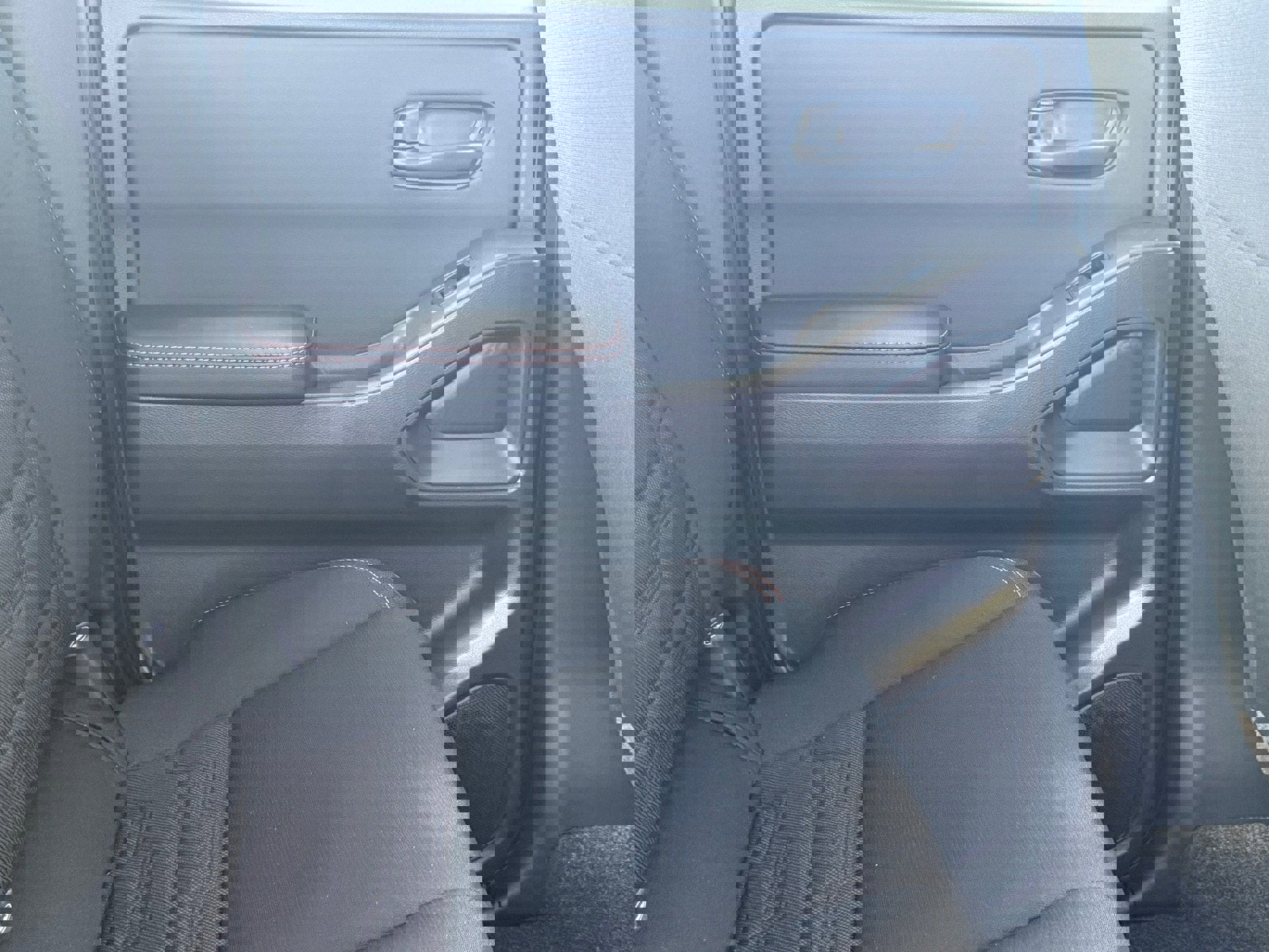 New 2026 Nissan Frontier PRO-4X w/ Pro-4x Convenience Package image 21