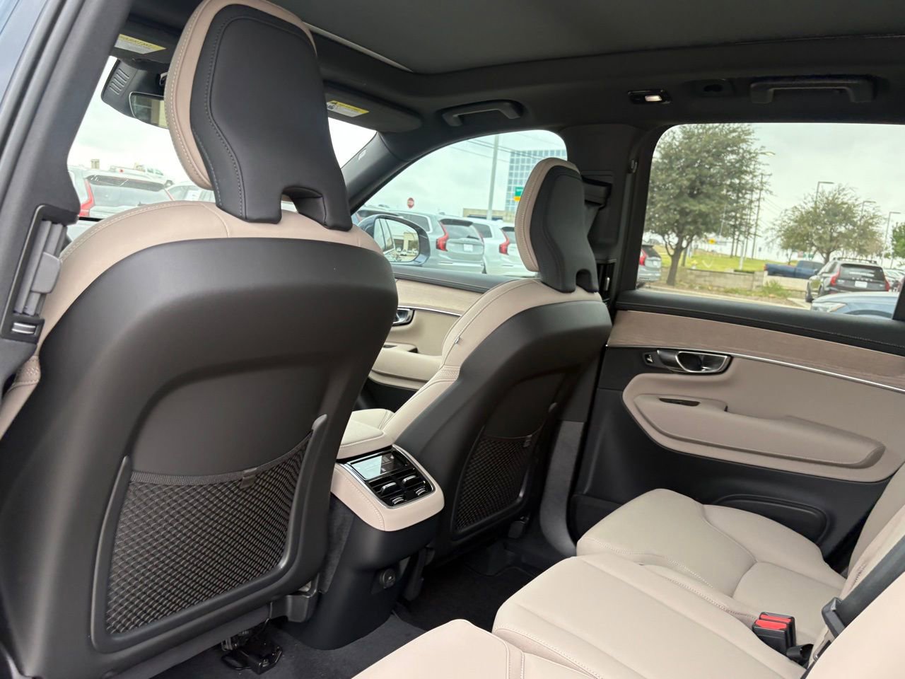 New 2026 Volvo XC90 B6 Core w/ Protection Package Premier image 25