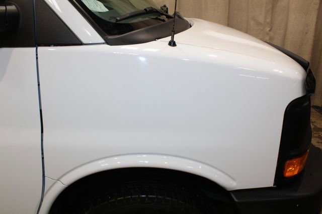 Used 2014 Chevrolet Express 3500 image 18