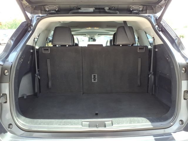 Certified 2024 Toyota Highlander XLE FWD image 36