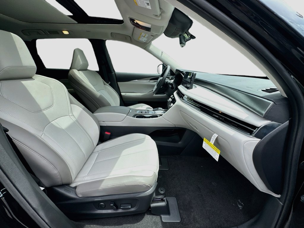 New 2027 INFINITI QX60 Luxe w/ Cargo Package FWD image 31