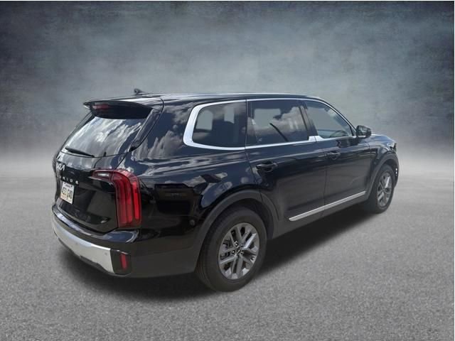 Used 2023 Kia Telluride LX FWD image 5