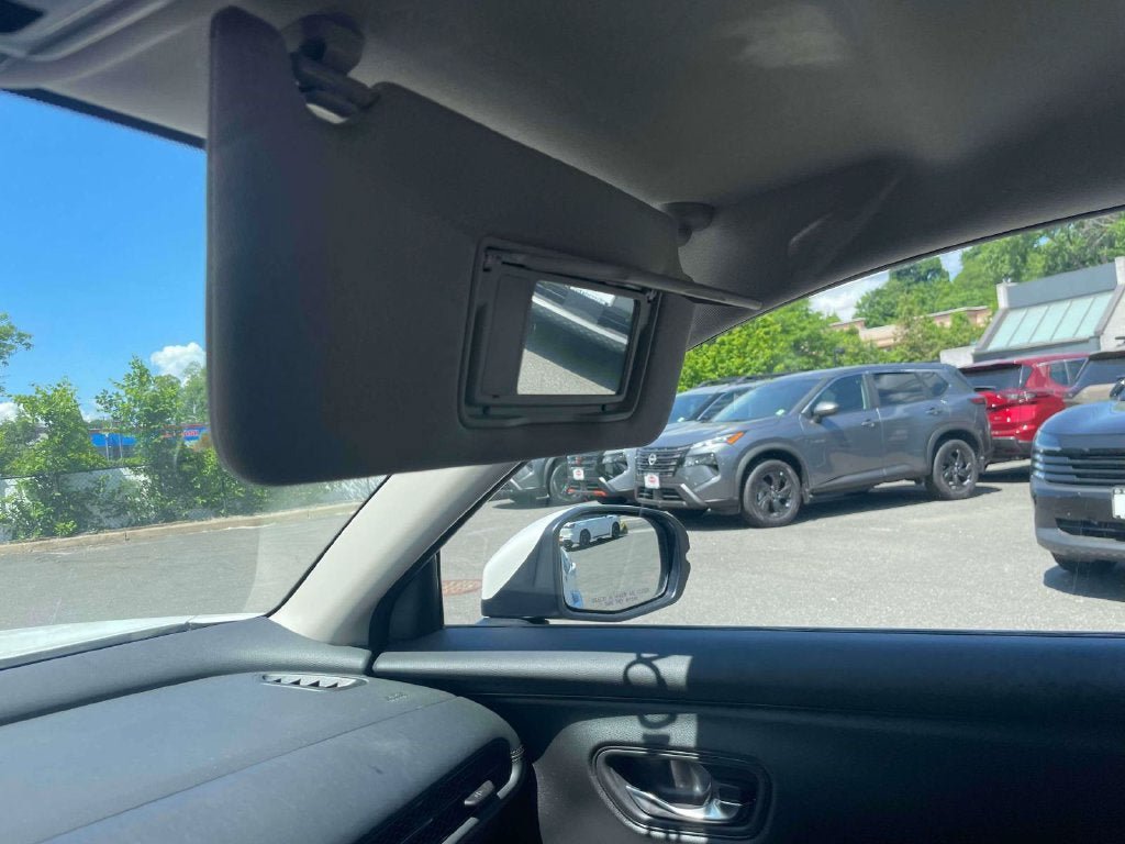 Used 2023 Honda HR-V LX image 32