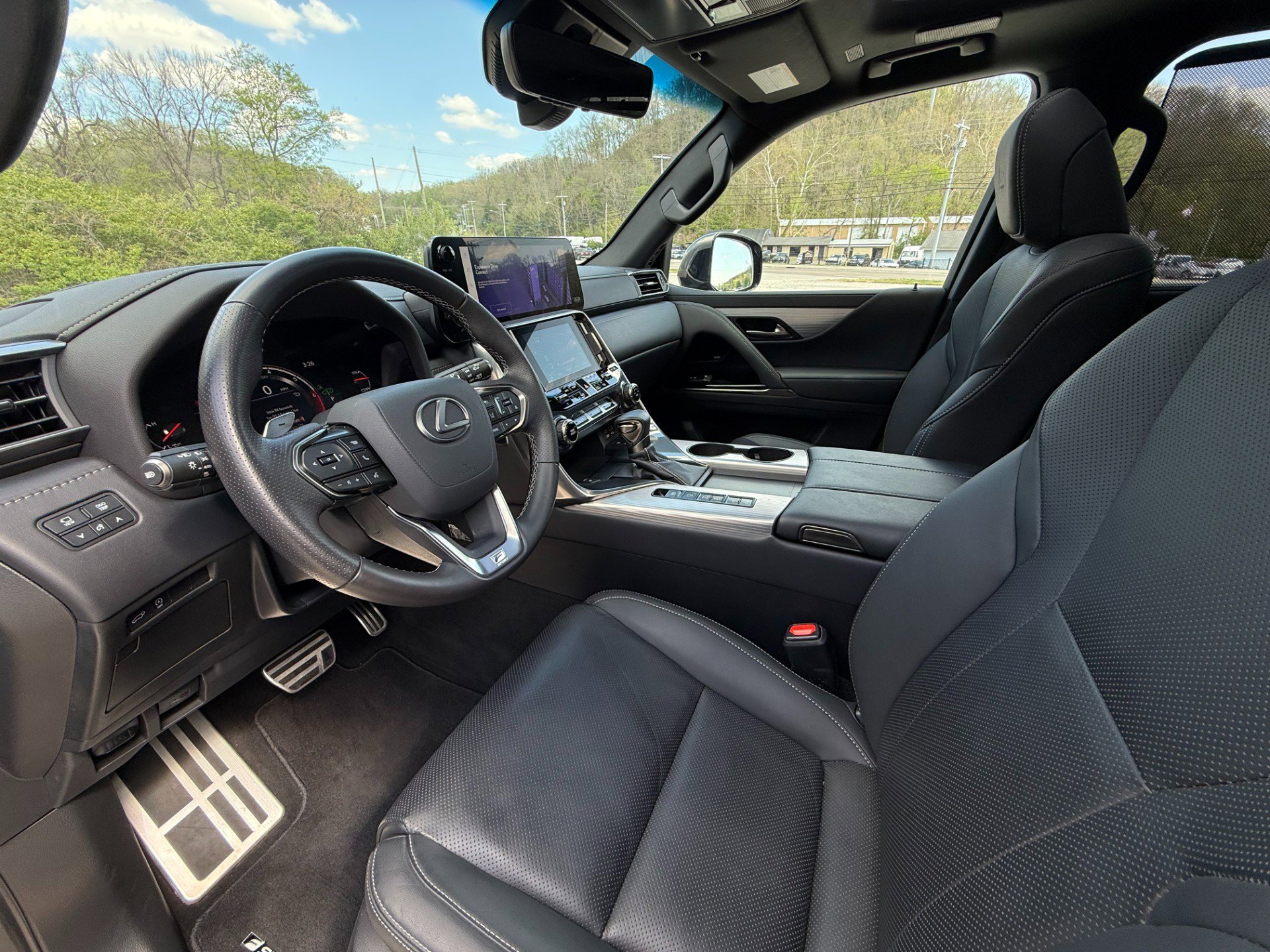 Used 2024 Lexus LX 600 F Sport image 16