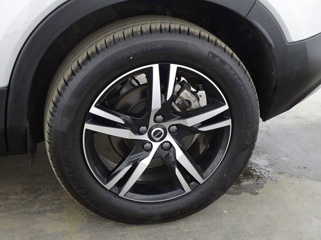 Used 2025 Volvo XC40 B5 Core AWD/4WD image 39