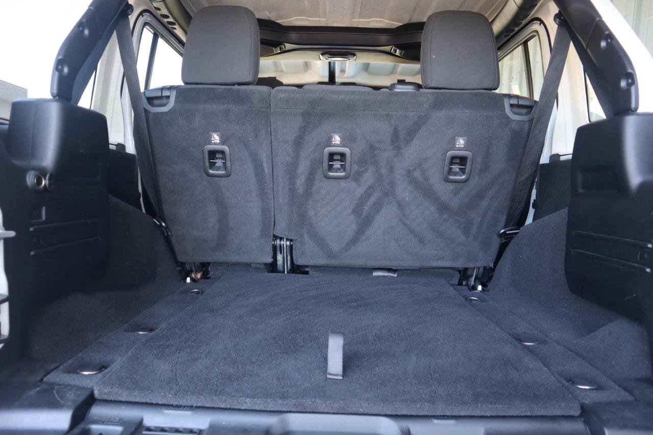 Used 2018 Jeep Wrangler Unlimited Sport S AWD/4WD image 46