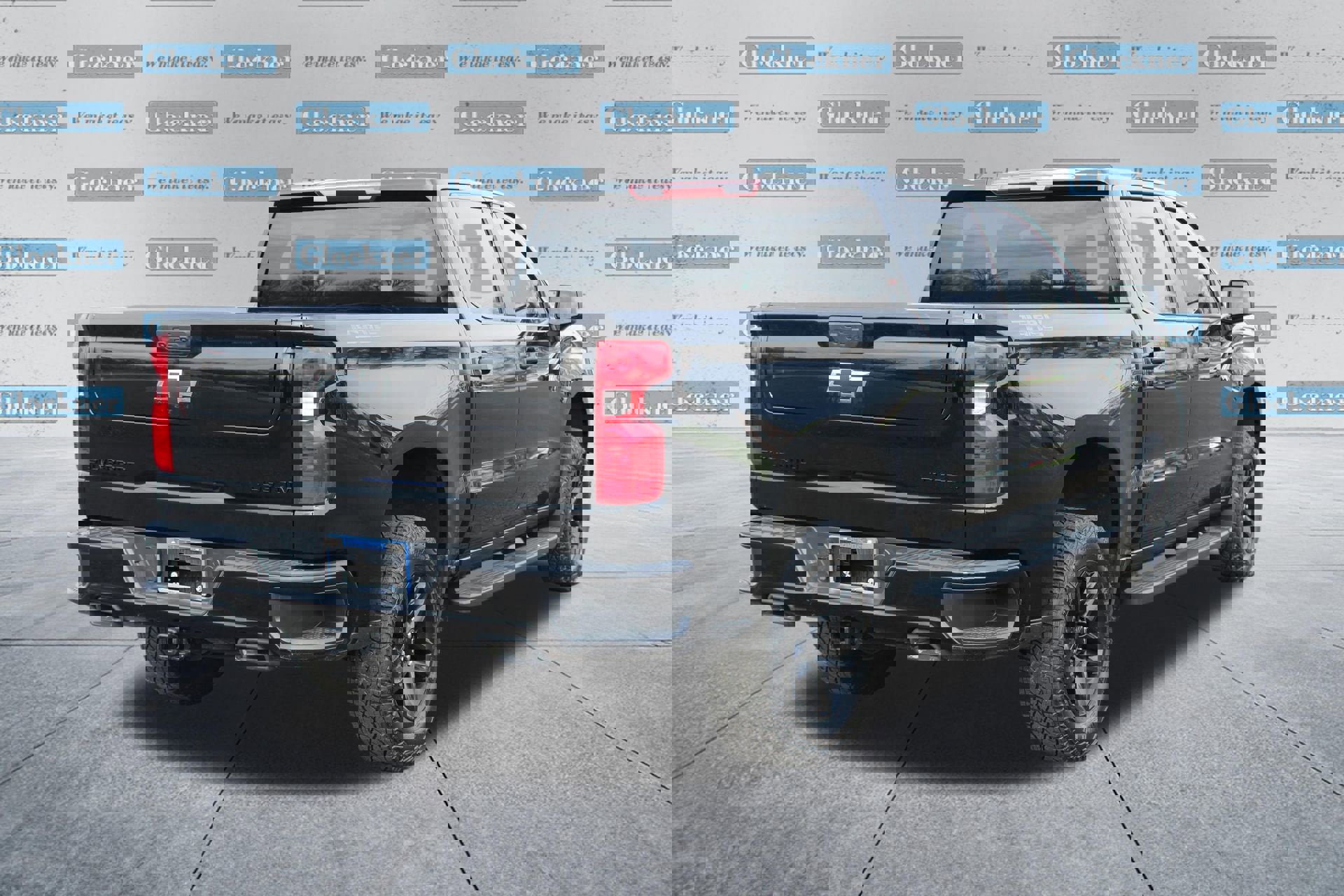 Used 2025 Chevrolet Silverado 1500 Custom Trail Boss w/ Dark Appearance Package image 8