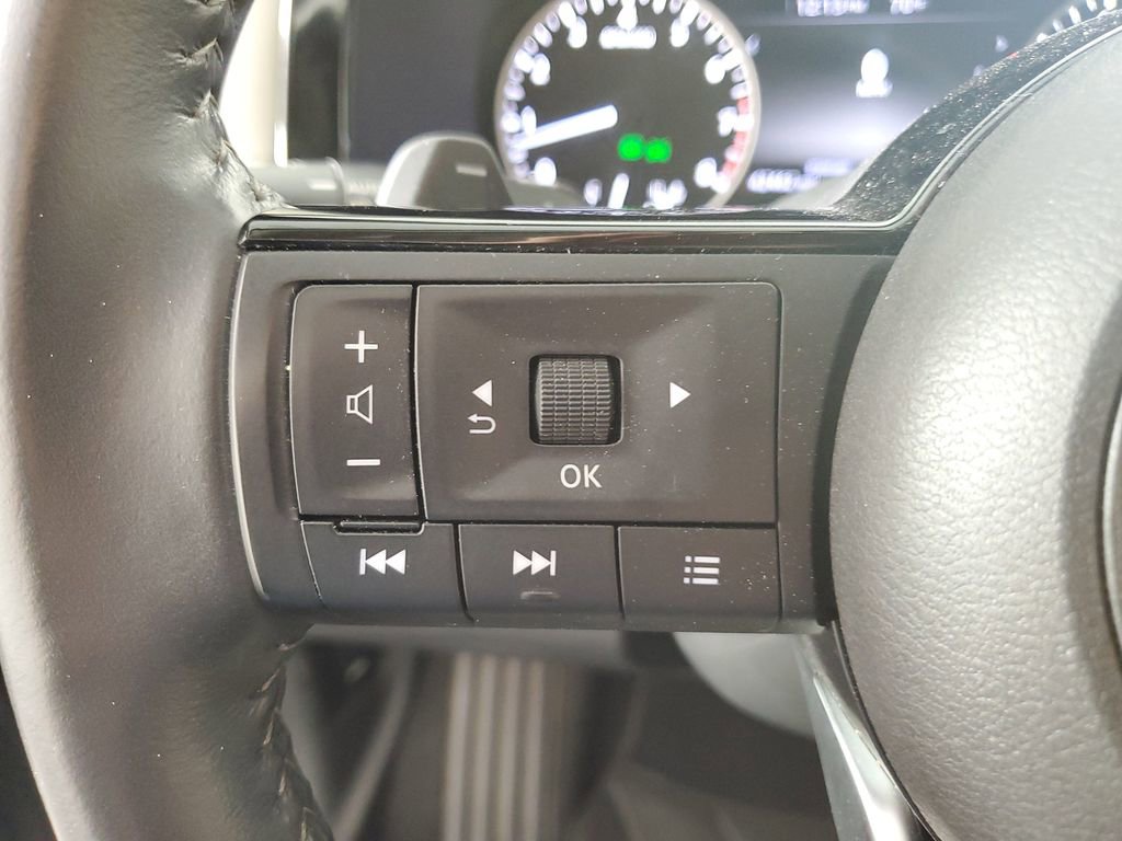 Used 2022 Nissan Pathfinder SV image 23