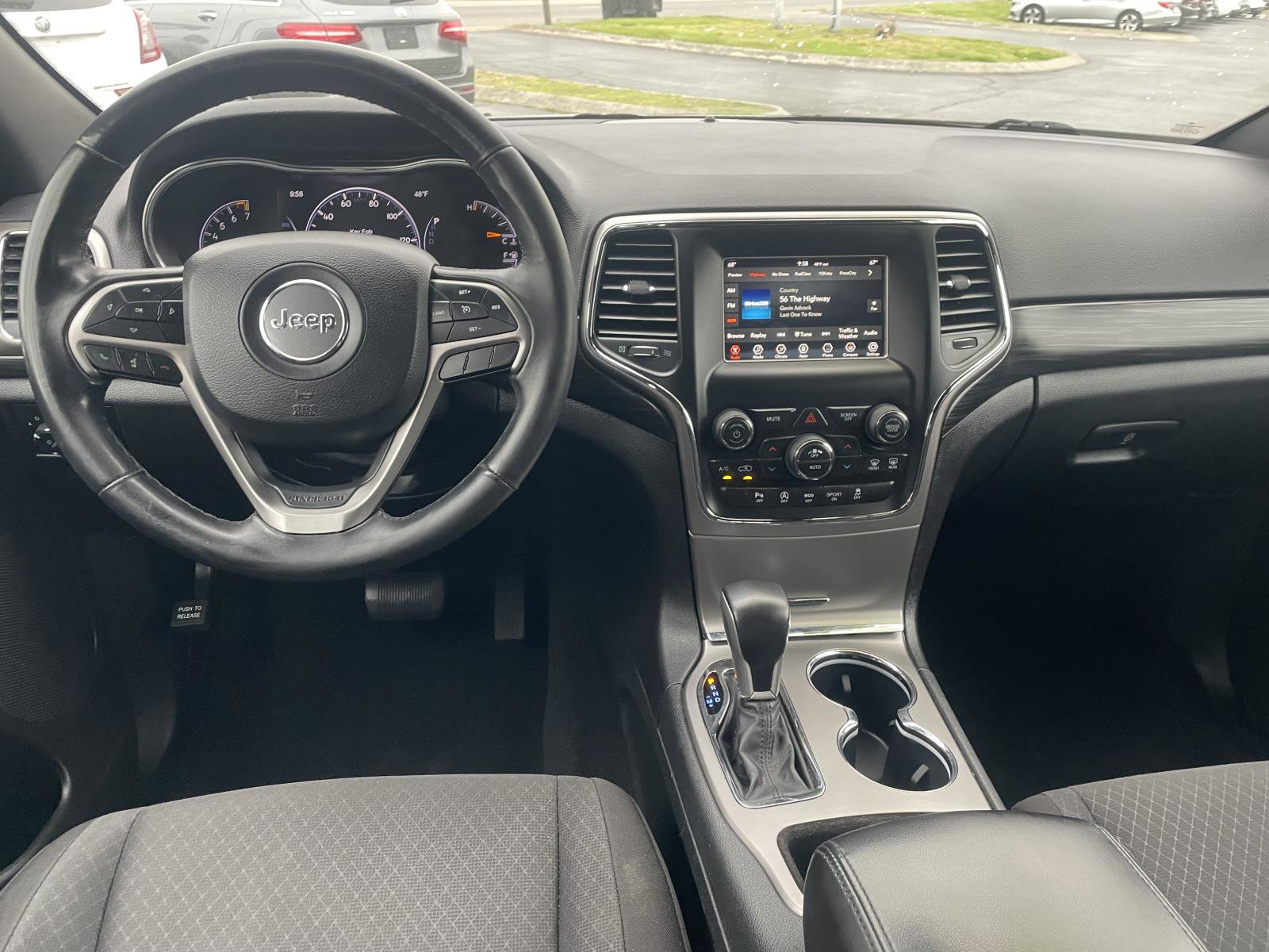 Used 2020 Jeep Grand Cherokee Laredo image 8