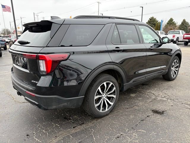 Used 2025 Ford Explorer ST-Line image 4