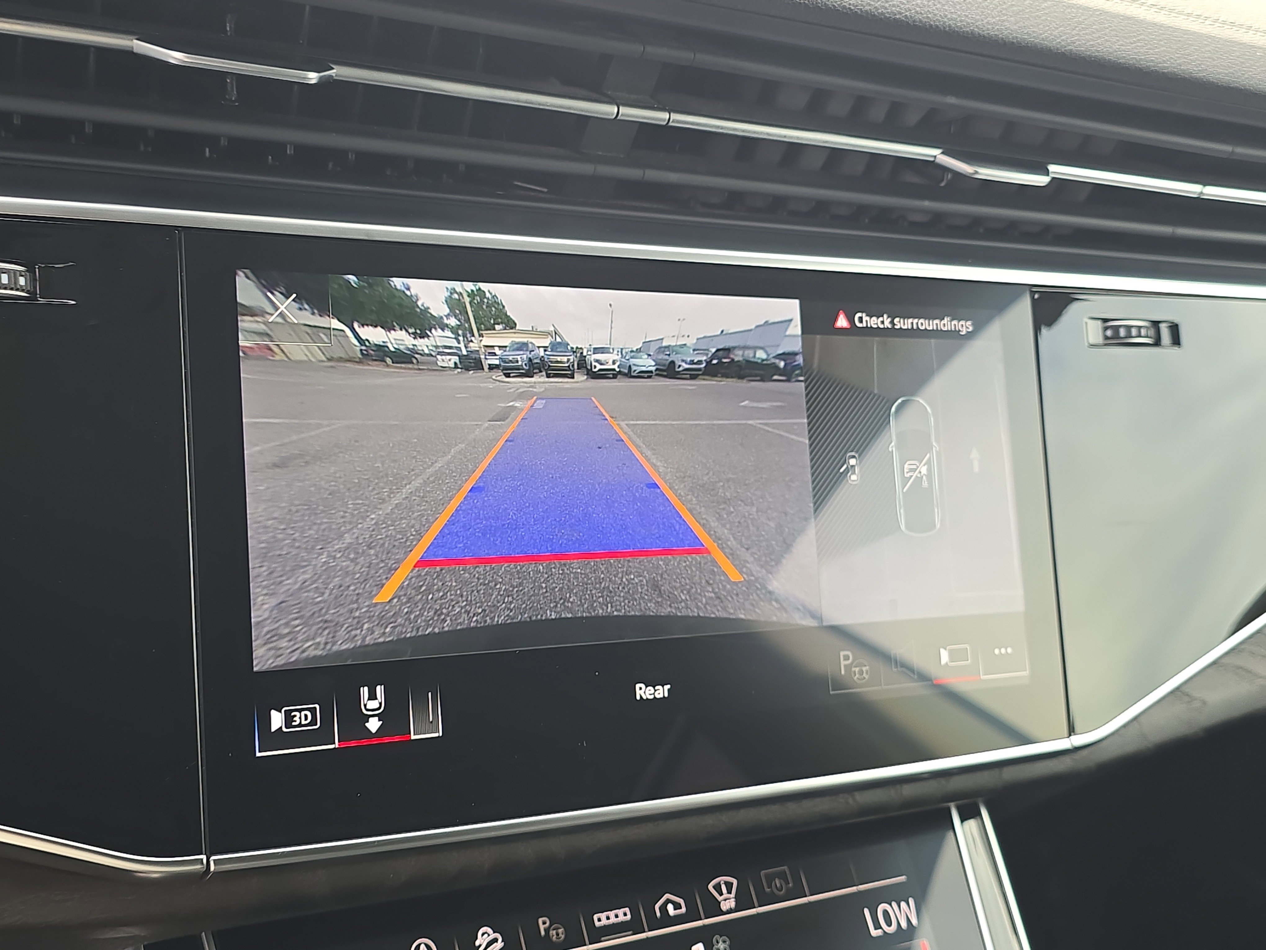 Used 2023 Audi Q8 Prestige image 25