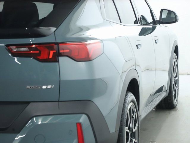 Certified 2025 BMW X2 xDrive28i w/ Premium Package image 47