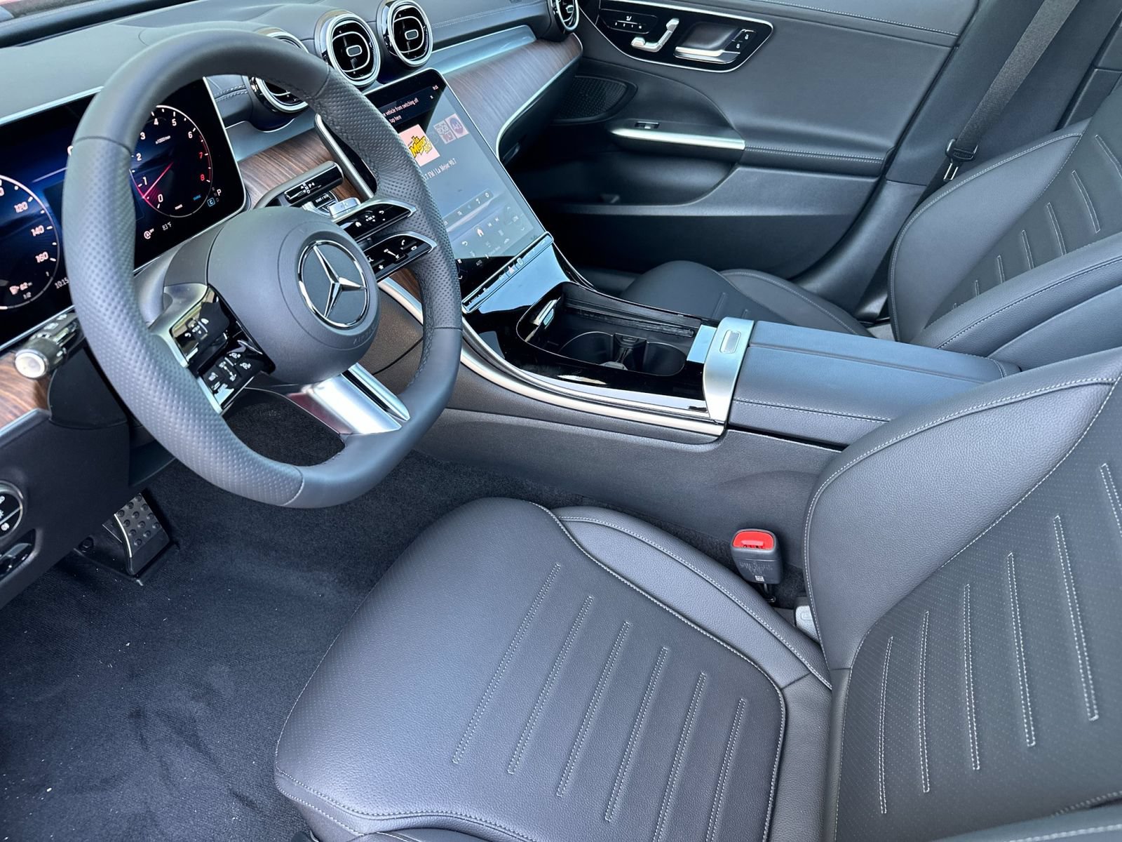 Used 2025 Mercedes-Benz C 300 4MATIC Sedan image 10
