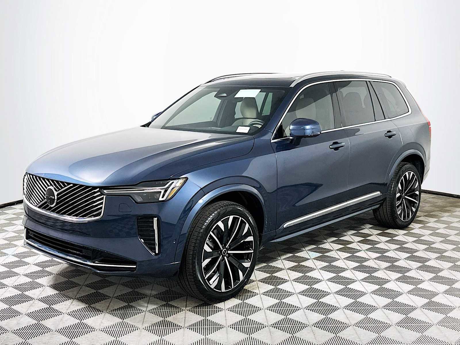 New 2026 Volvo XC90 B6 Plus w/ Protection Package Premier image 3