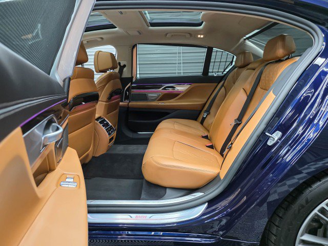 Used 2022 BMW 740i xDrive w/ Premium Package AWD/4WD image 15
