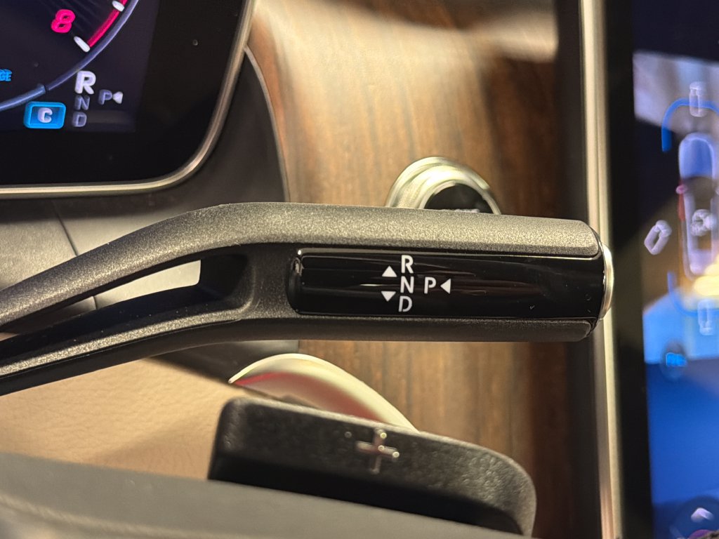 Used 2025 Mercedes-Benz GLC 300 image 37
