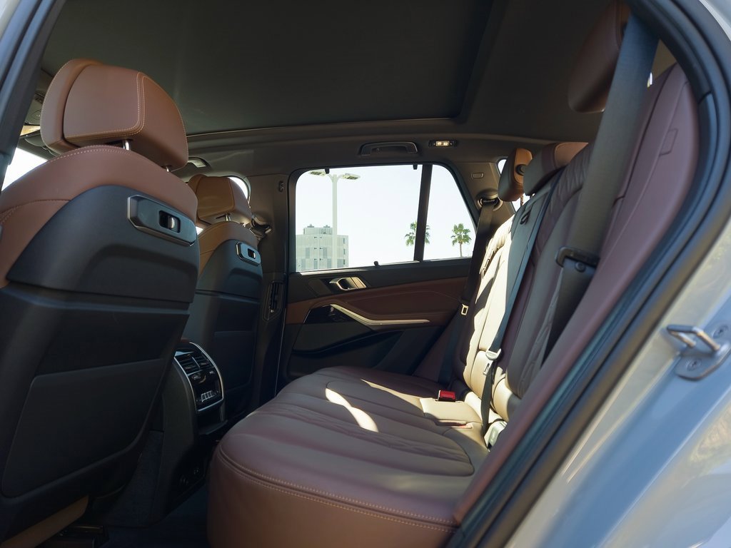 Used 2024 BMW X5 xDrive50e w/ M Sport Package image 21