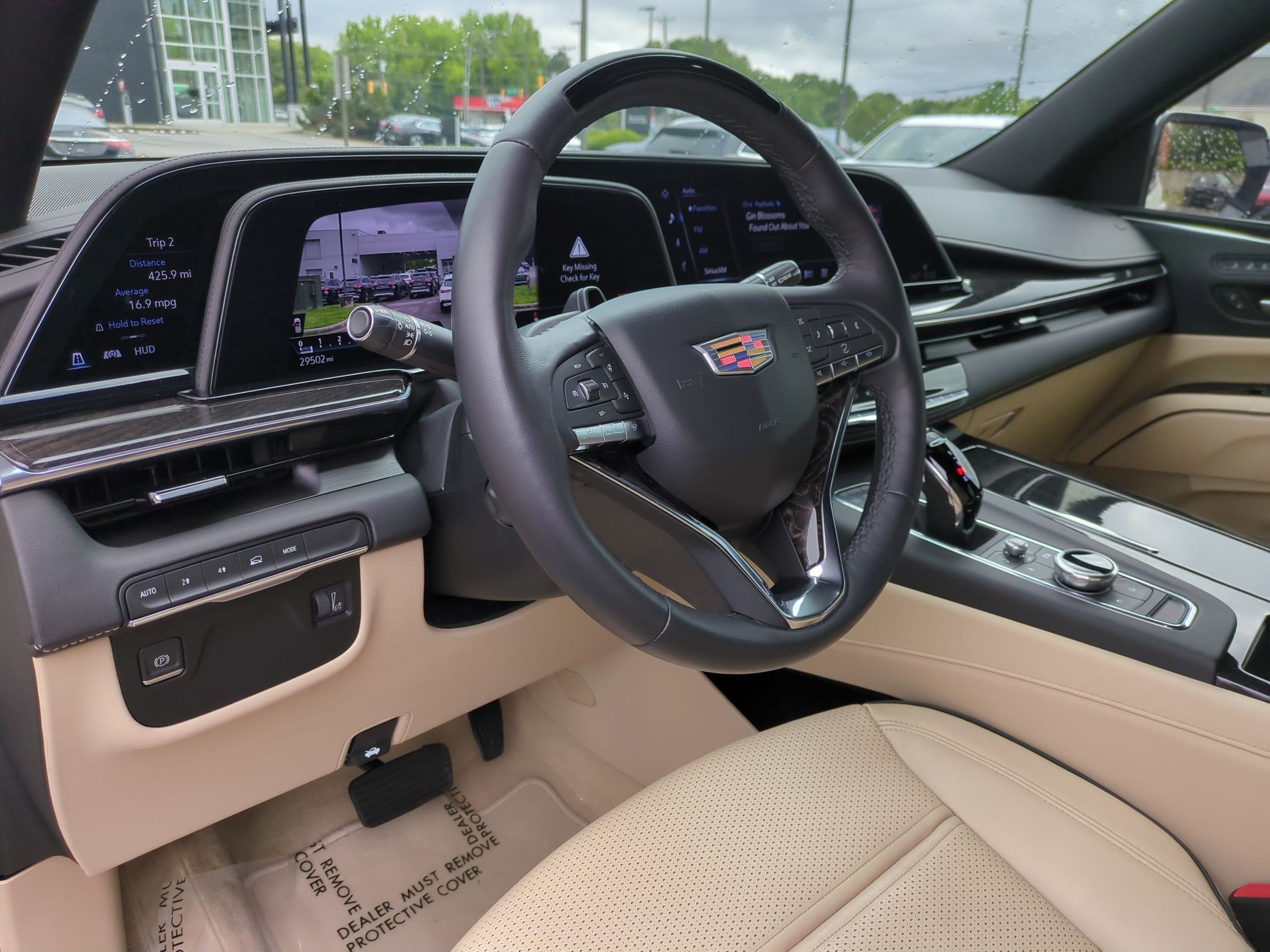 Used 2023 Cadillac Escalade Premium Luxury AWD/4WD image 17