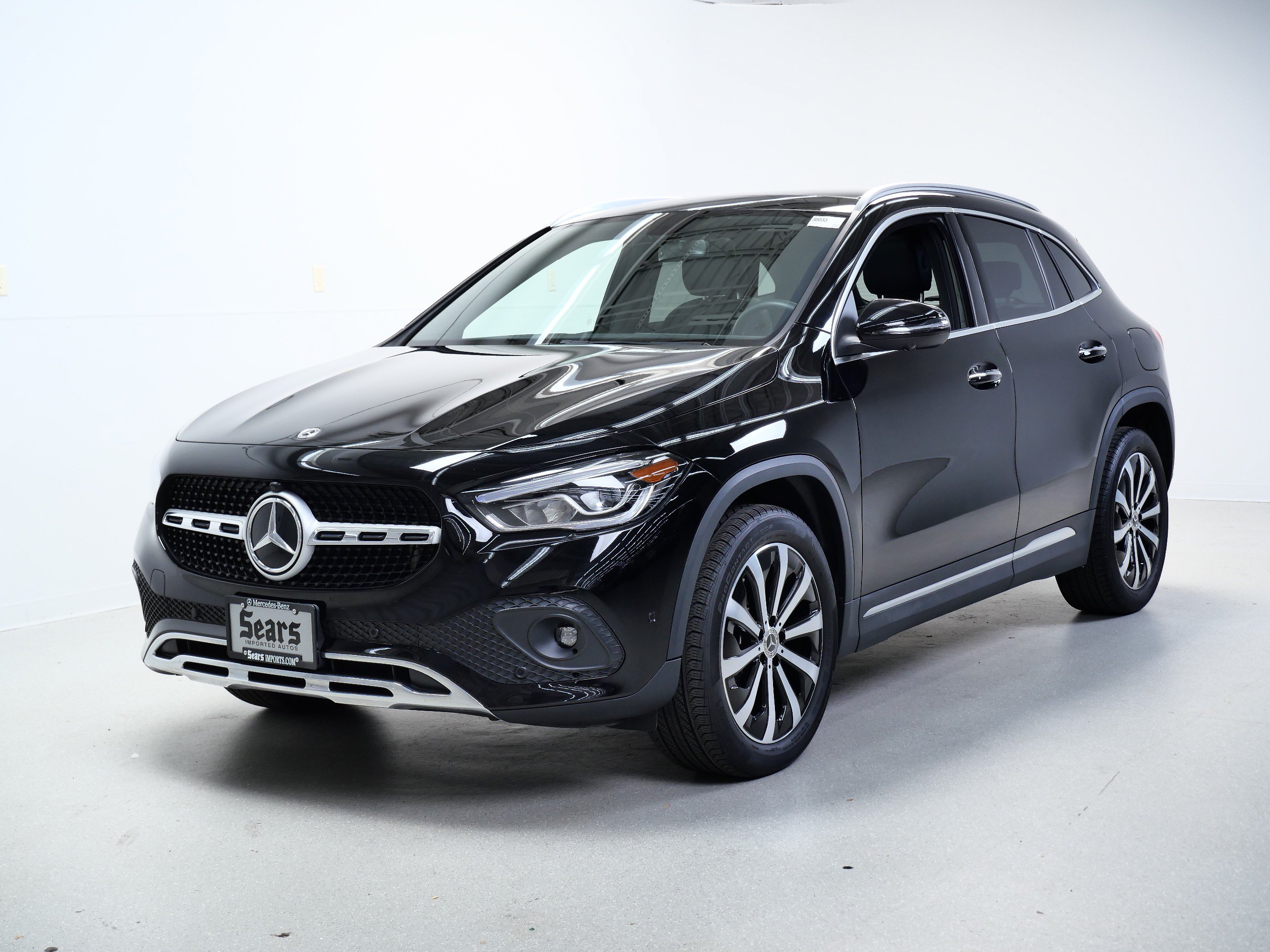 Used 2023 Mercedes-Benz GLA 250 4MATIC w/ Premium Package image 9