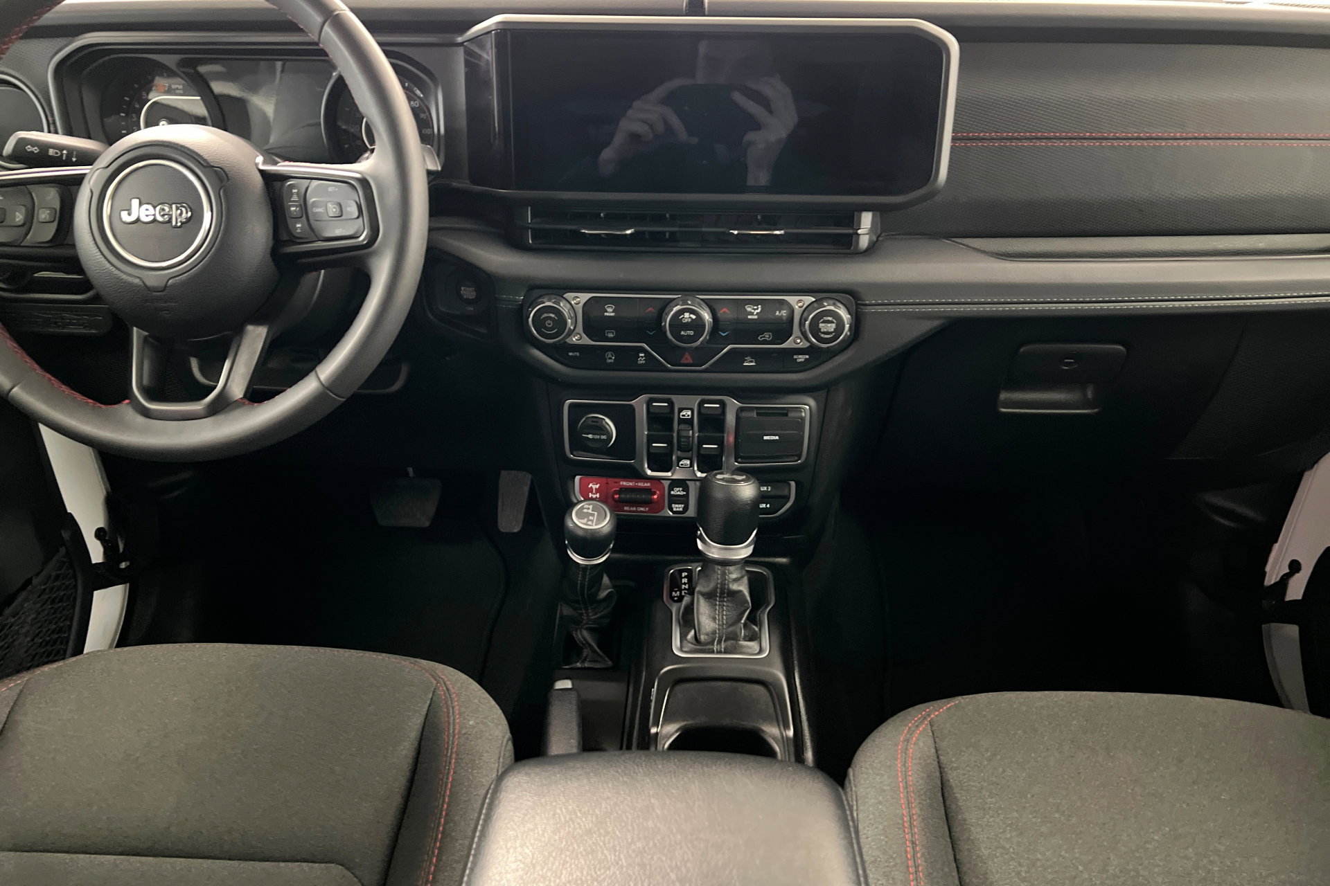 Used 2025 Jeep Wrangler Unlimited Rubicon image 13