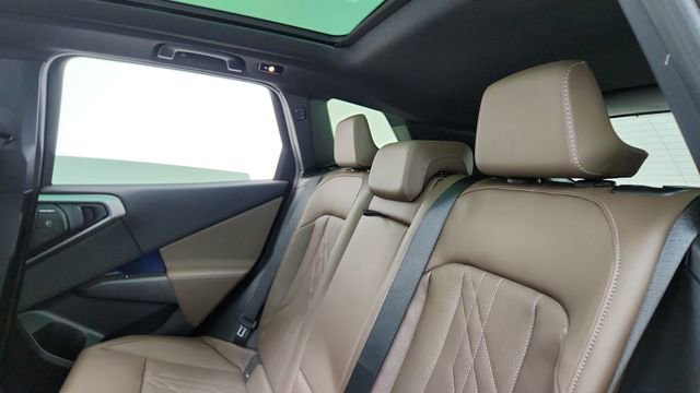 Used 2025 BMW X3 M50 w/ Premium Package image 30