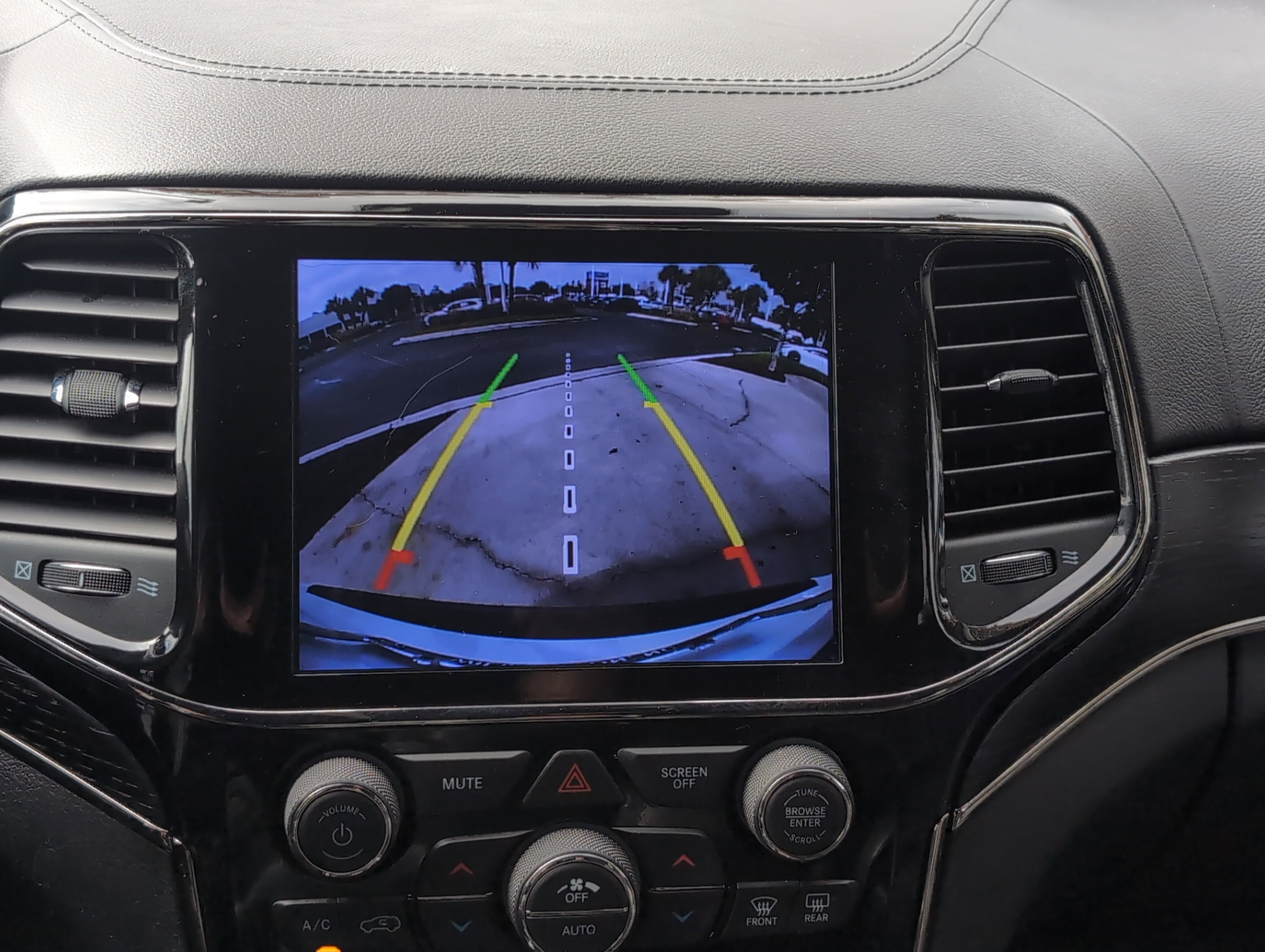 Used 2020 Jeep Grand Cherokee High Altitude image 25