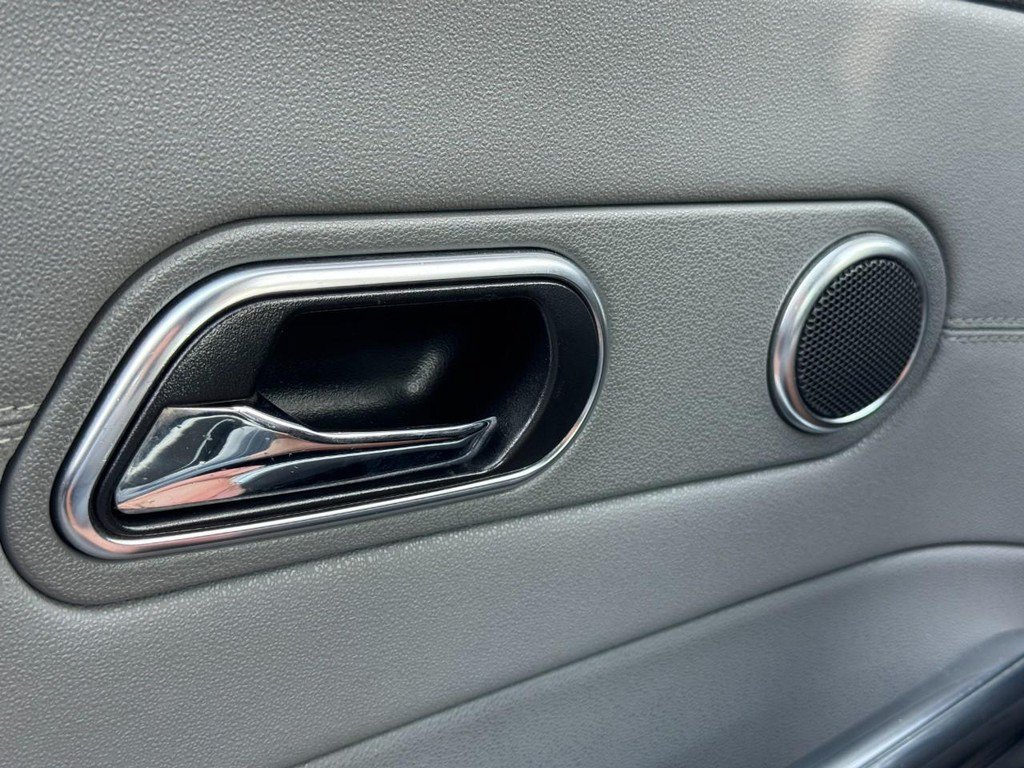 Used 2008 Chrysler Crossfire Limited RWD image 25