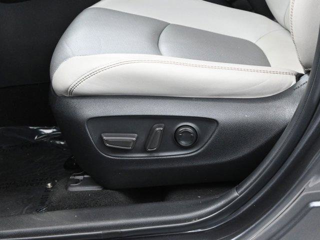 Used 2022 Toyota RAV4 Limited image 12
