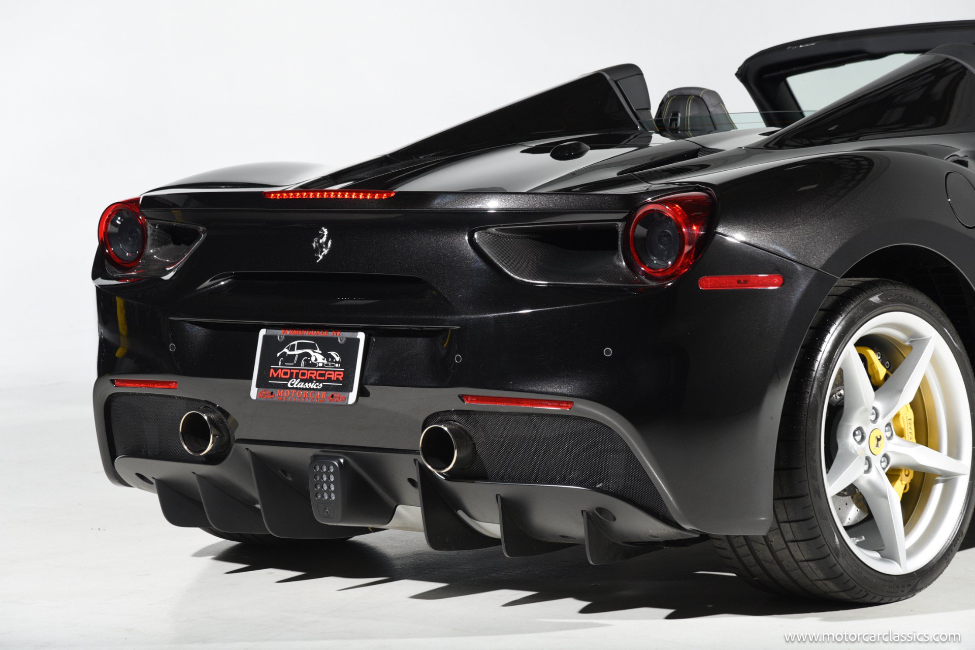 Used 2016 Ferrari 488 Spider RWD image 20