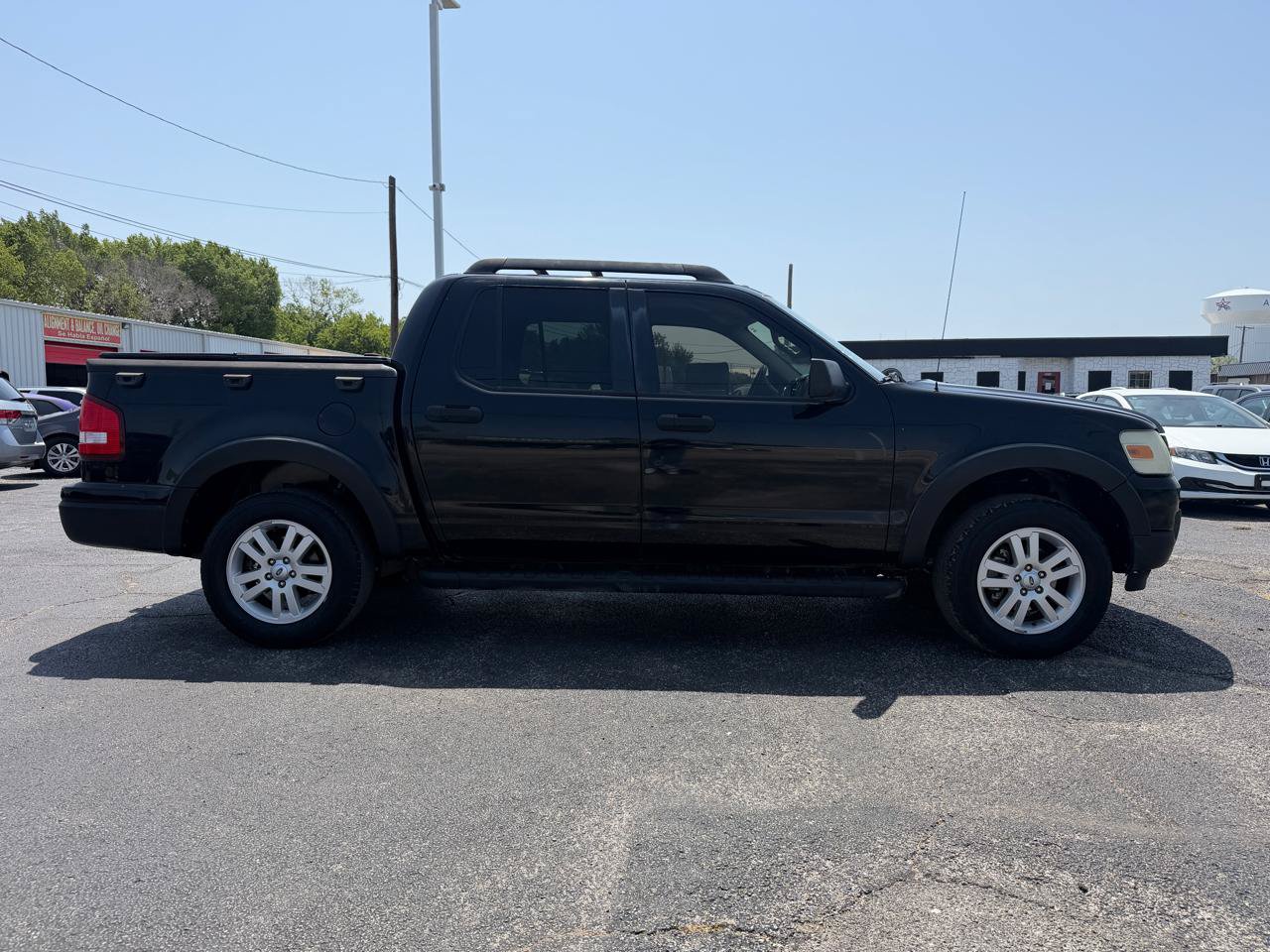 Used 2010 Ford Explorer Sport Trac XLT RWD image 4