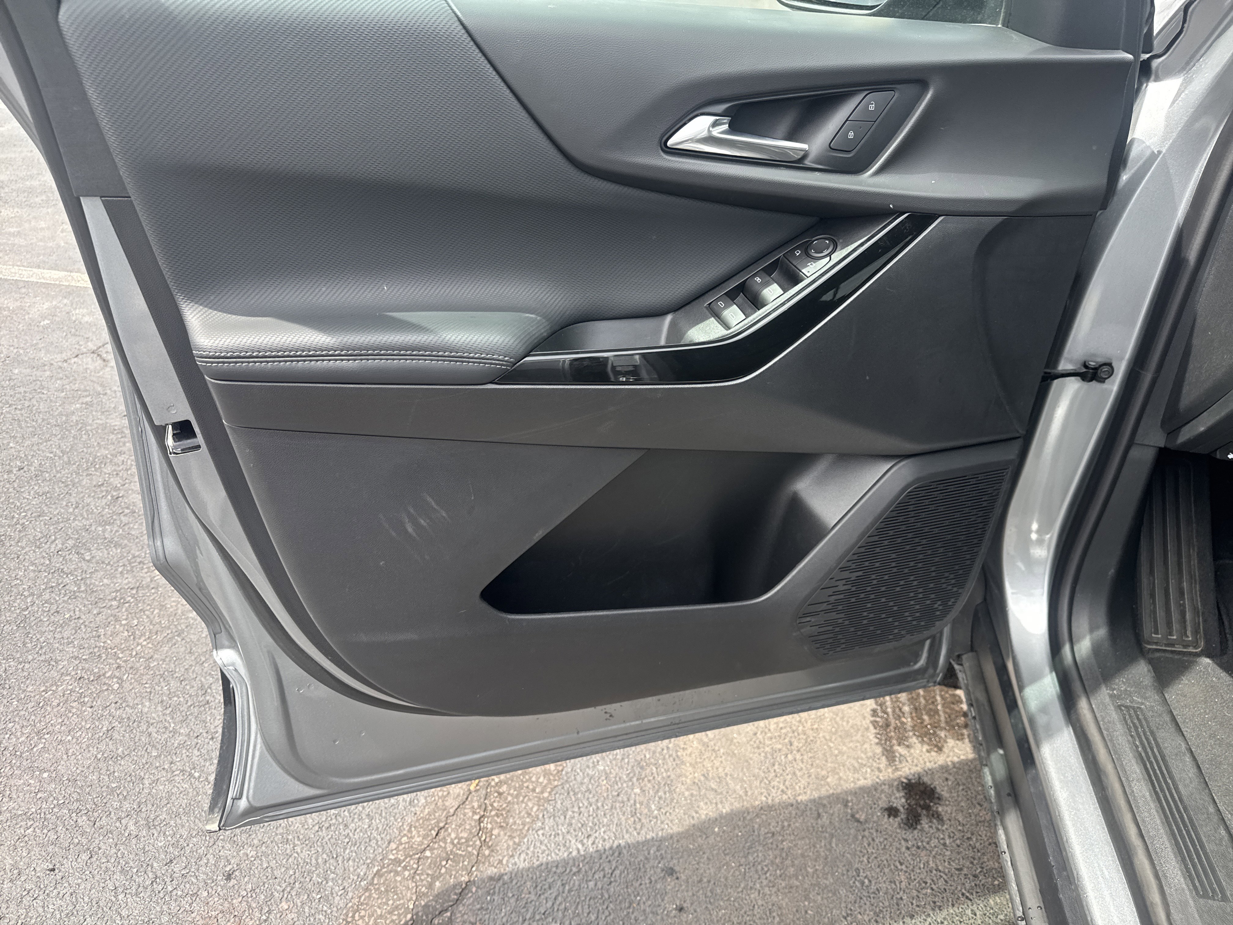 Used 2026 Chevrolet Equinox LT AWD/4WD image 15