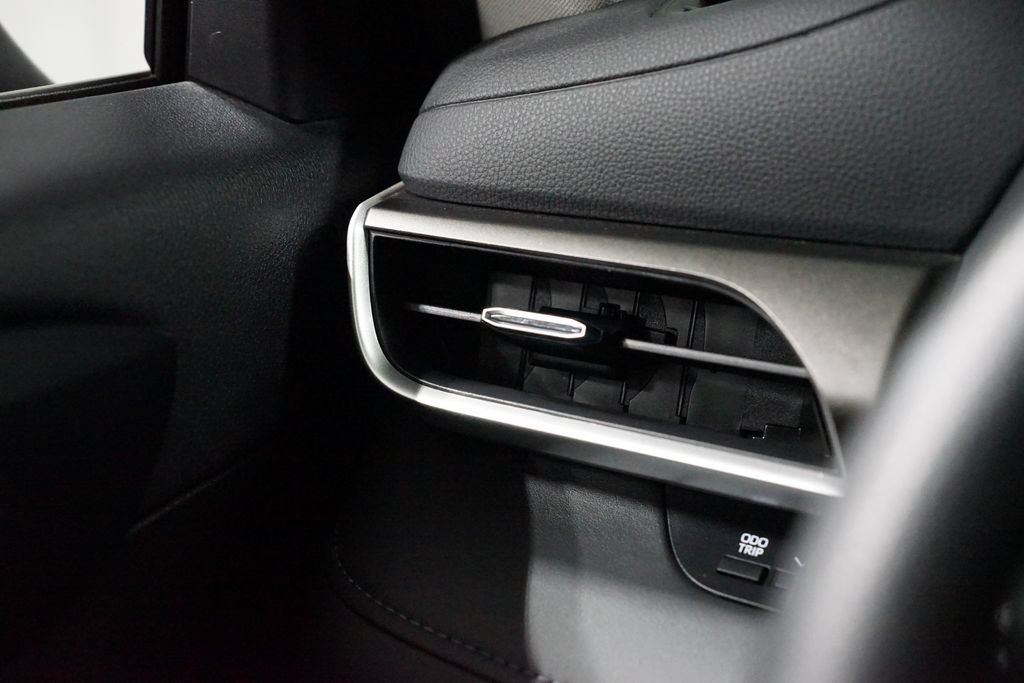 Used 2023 Toyota Highlander L FWD image 24