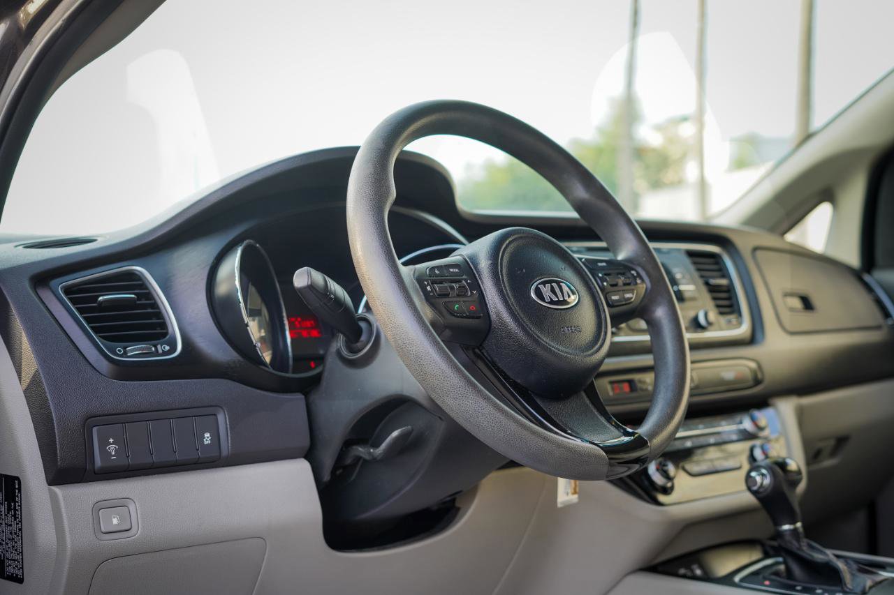 Used 2016 Kia Sedona LX FWD image 7