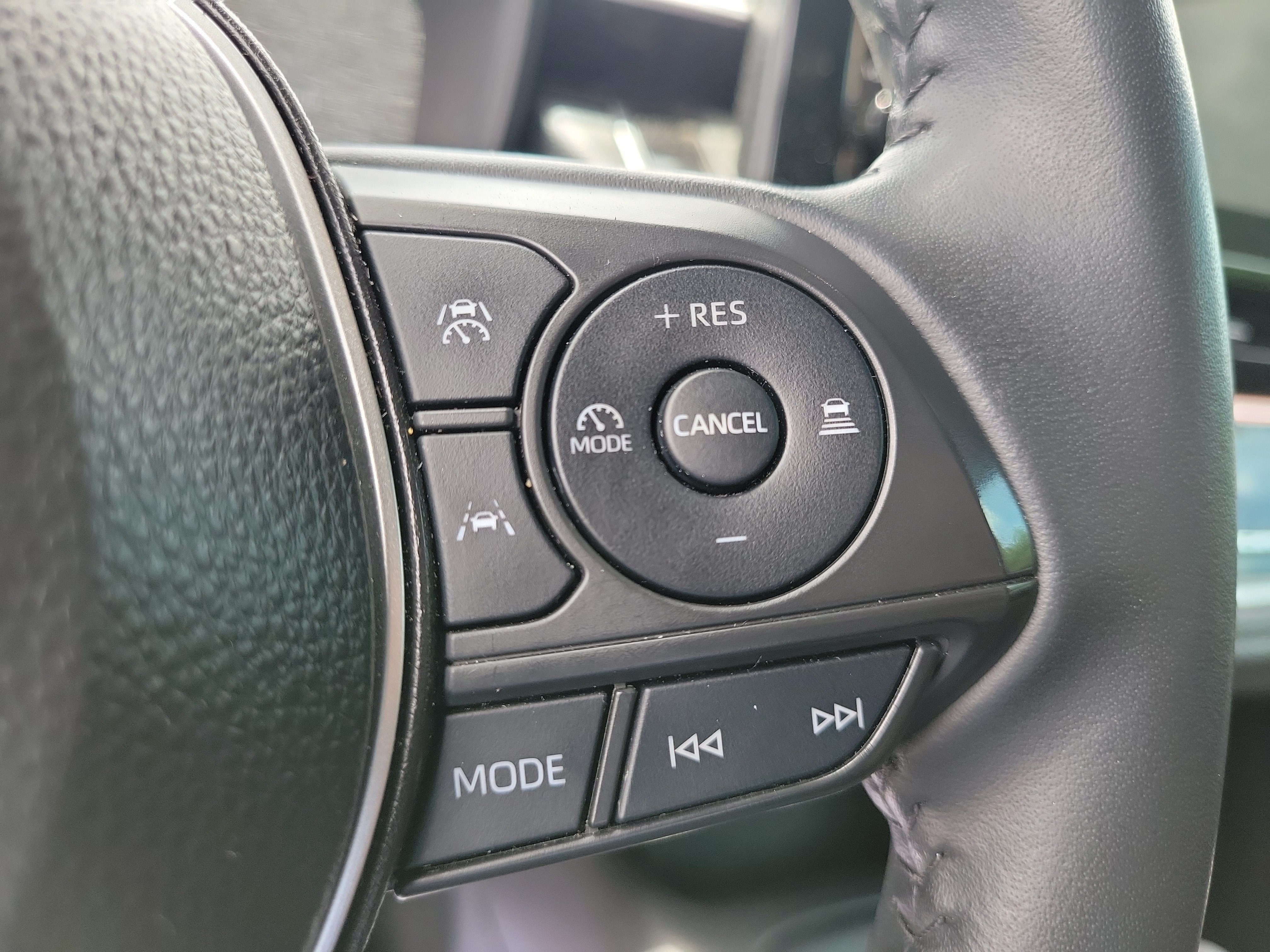 Used 2025 Toyota Corolla SE FWD image 23