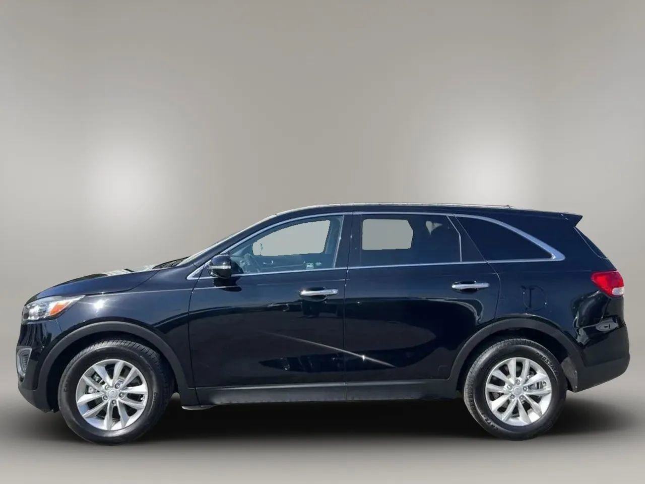 Used 2016 Kia Sorento L FWD image 4