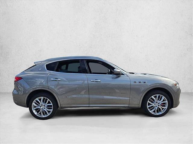 Used 2019 Maserati Levante GranLusso image 4