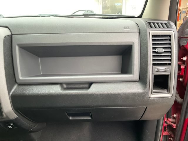 Used 2015 RAM 1500 ST w/ SXT Appearance Group AWD/4WD image 32