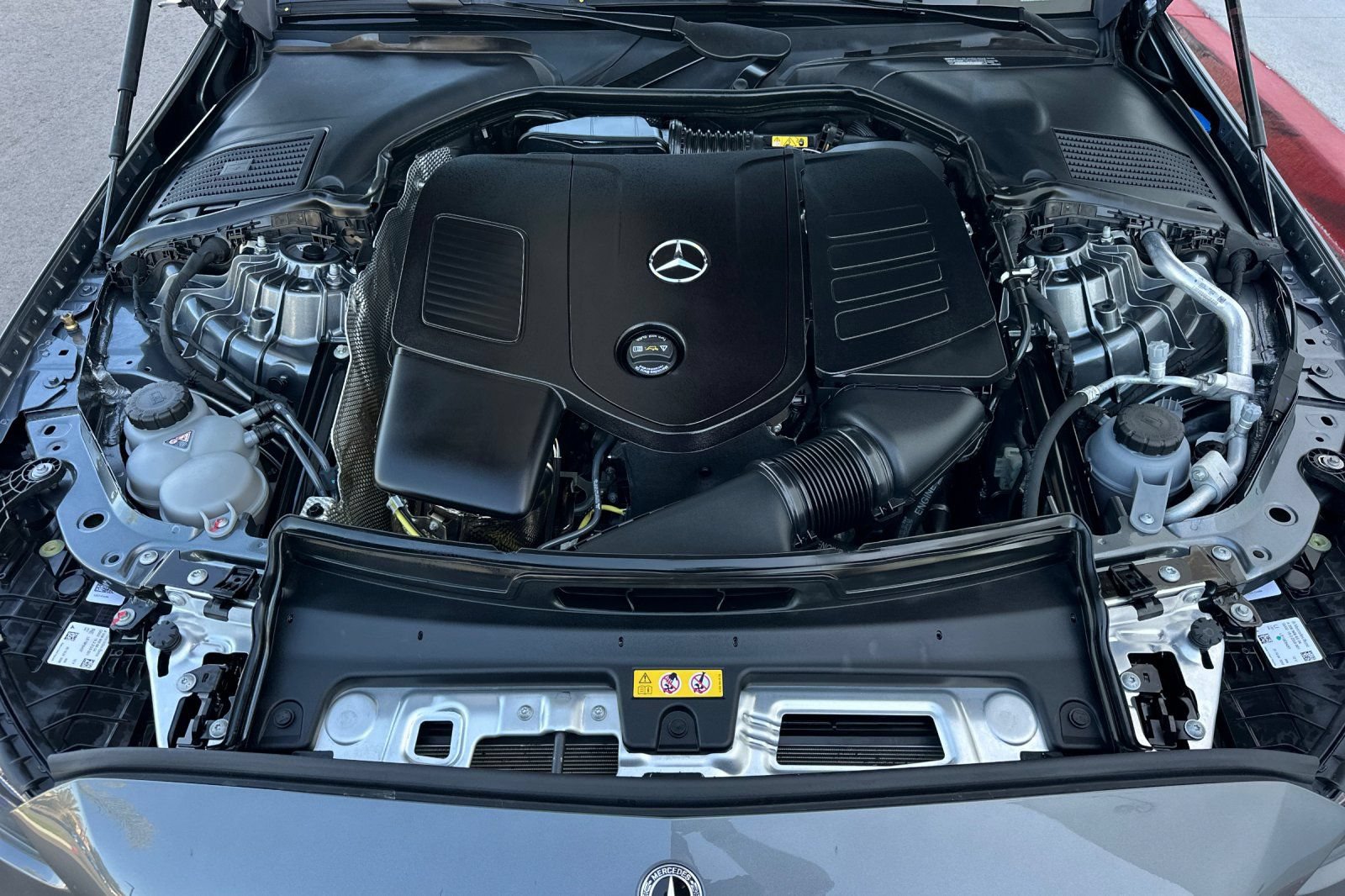 Used 2025 Mercedes-Benz C 300 4MATIC Sedan image 24