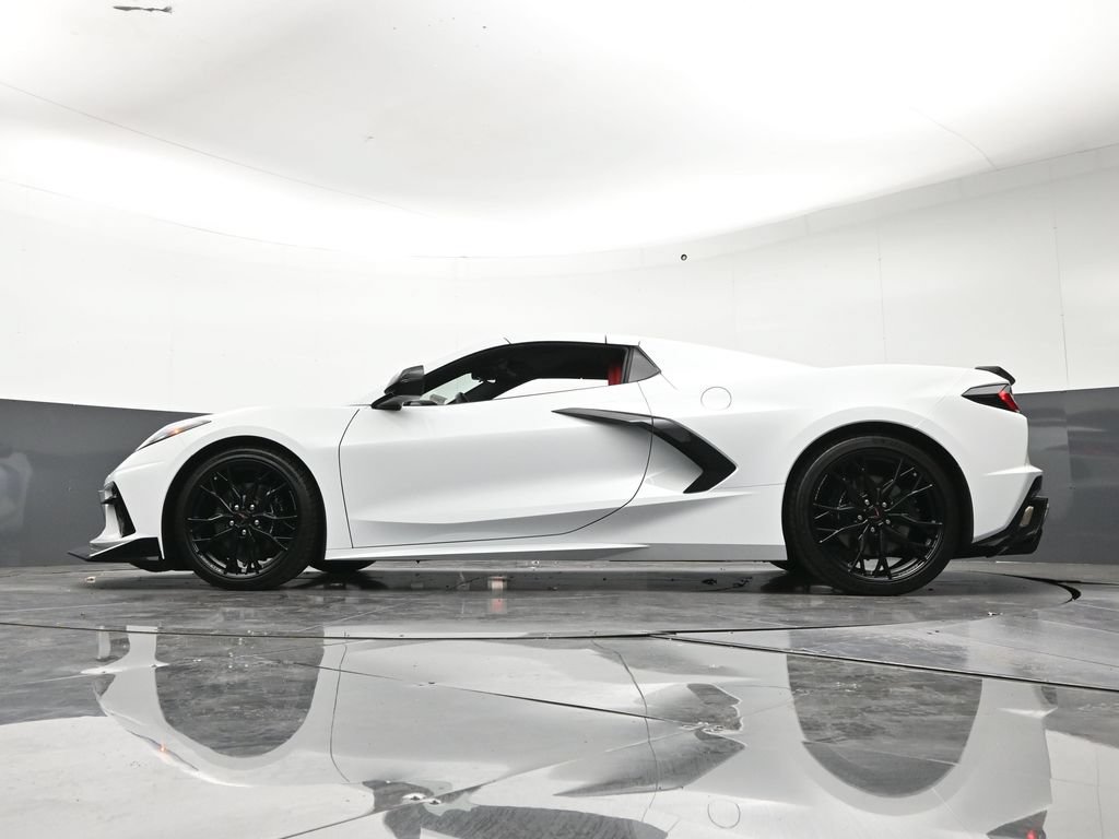 Used 2025 Chevrolet Corvette Stingray Convertible w/ Battery Protection Package RWD image 23