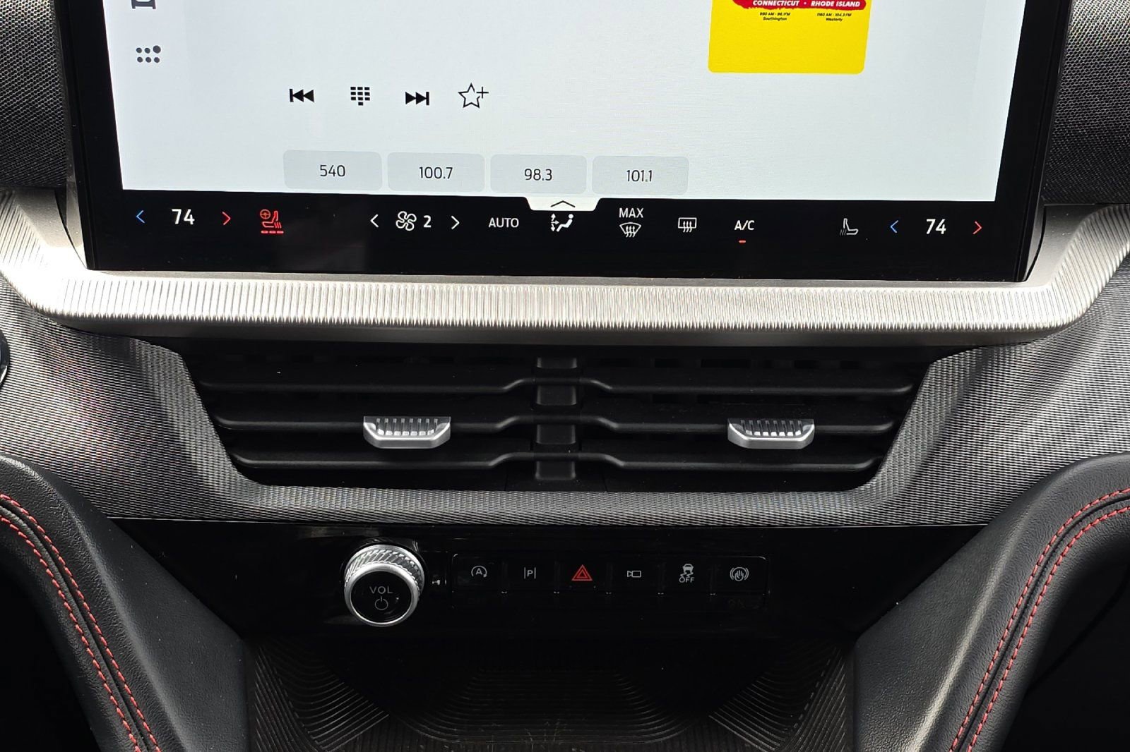 Used 2025 Ford Explorer ST-Line image 21