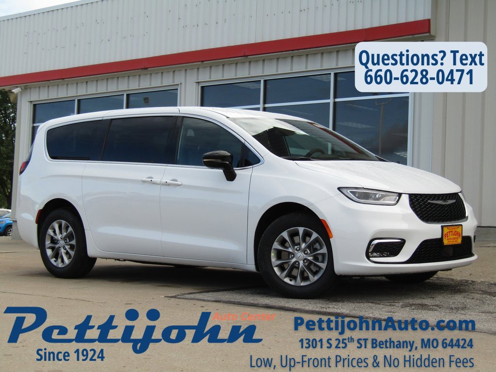 New 2026 Chrysler Pacifica Select