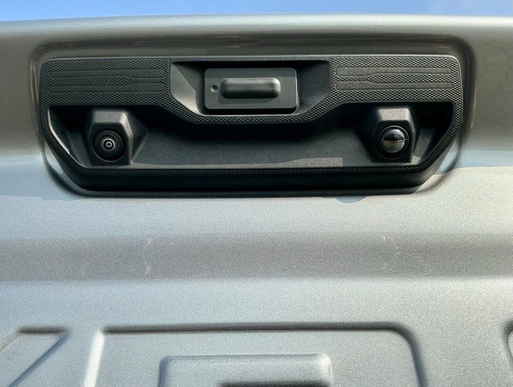 Used 2025 Chevrolet Silverado 1500 LTZ image 15