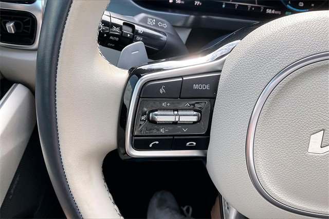 Used 2023 Kia Sorento SX Prestige image 16